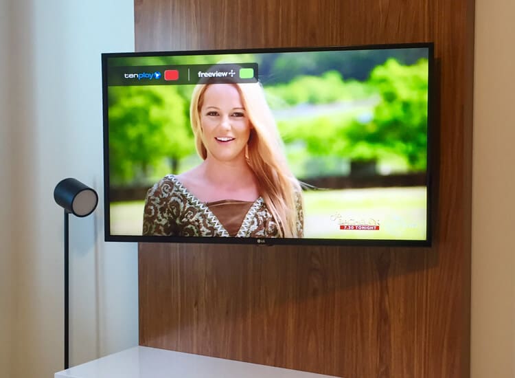 WallMountedTV15
