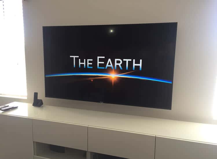 WallMountedTV17