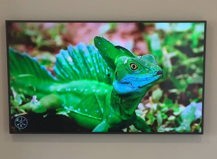 WallMountedTV18