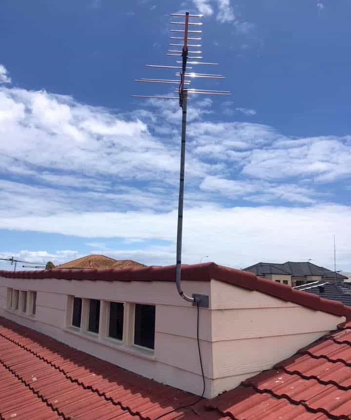New Hills antenna, new roof cable on a house in Yokine.