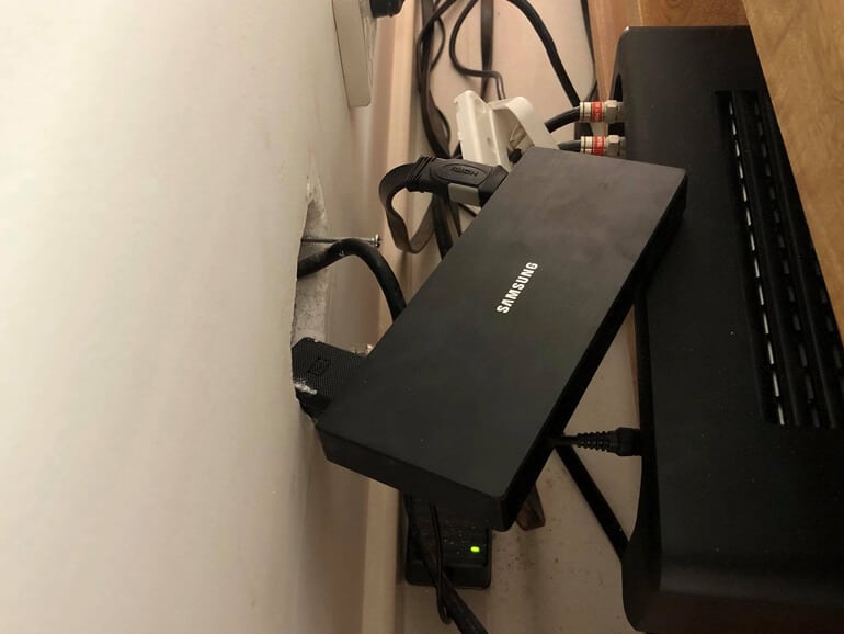 terrible tv cabling by dodgy installer