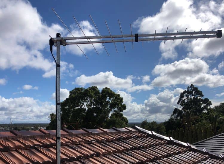 fracarro tv aerial on tile roof