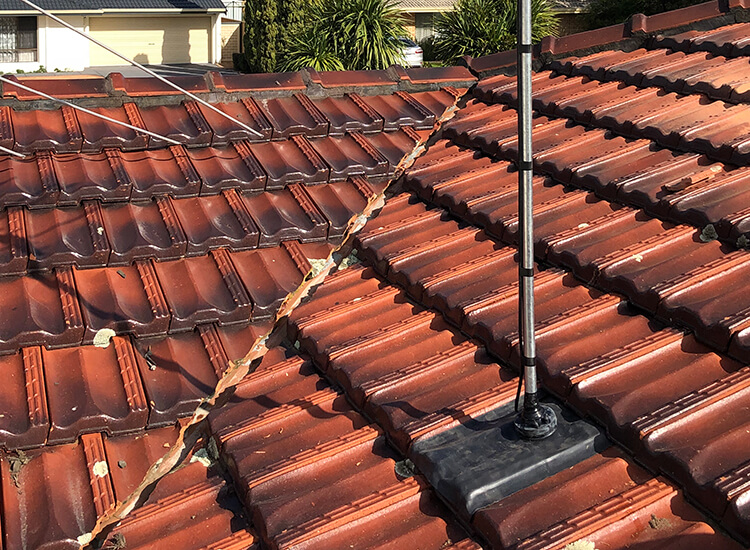 TV Antenna on tiled roof - Rafter Mount