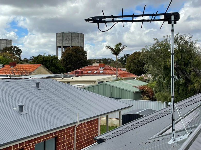 black arrow tv antenna installed in coolbellup